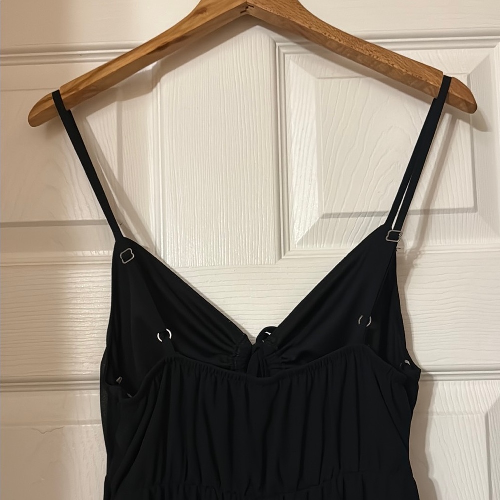 Elegant Black Strapless Dress - Picture 4 of 7